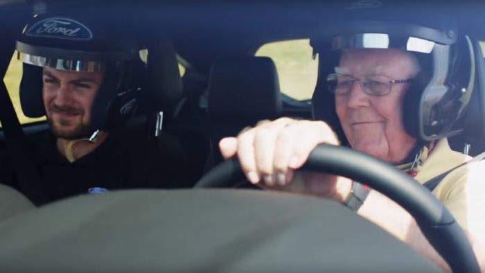 Τελικά ακόμη και παππούς να είσαι με το Ford Focus RS καις λάστιχο.